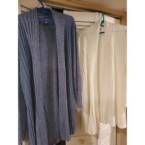 Lot of 2 Notations Woman 3X Long Sleeve Pullovers White, Navy